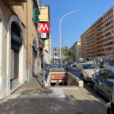 Luminoso Monolocale A 2 Passi Dalla Metro A Appartement Rome Buitenkant foto