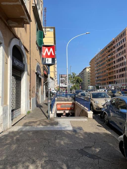 Luminoso Monolocale A 2 Passi Dalla Metro A Appartement Rome Buitenkant foto